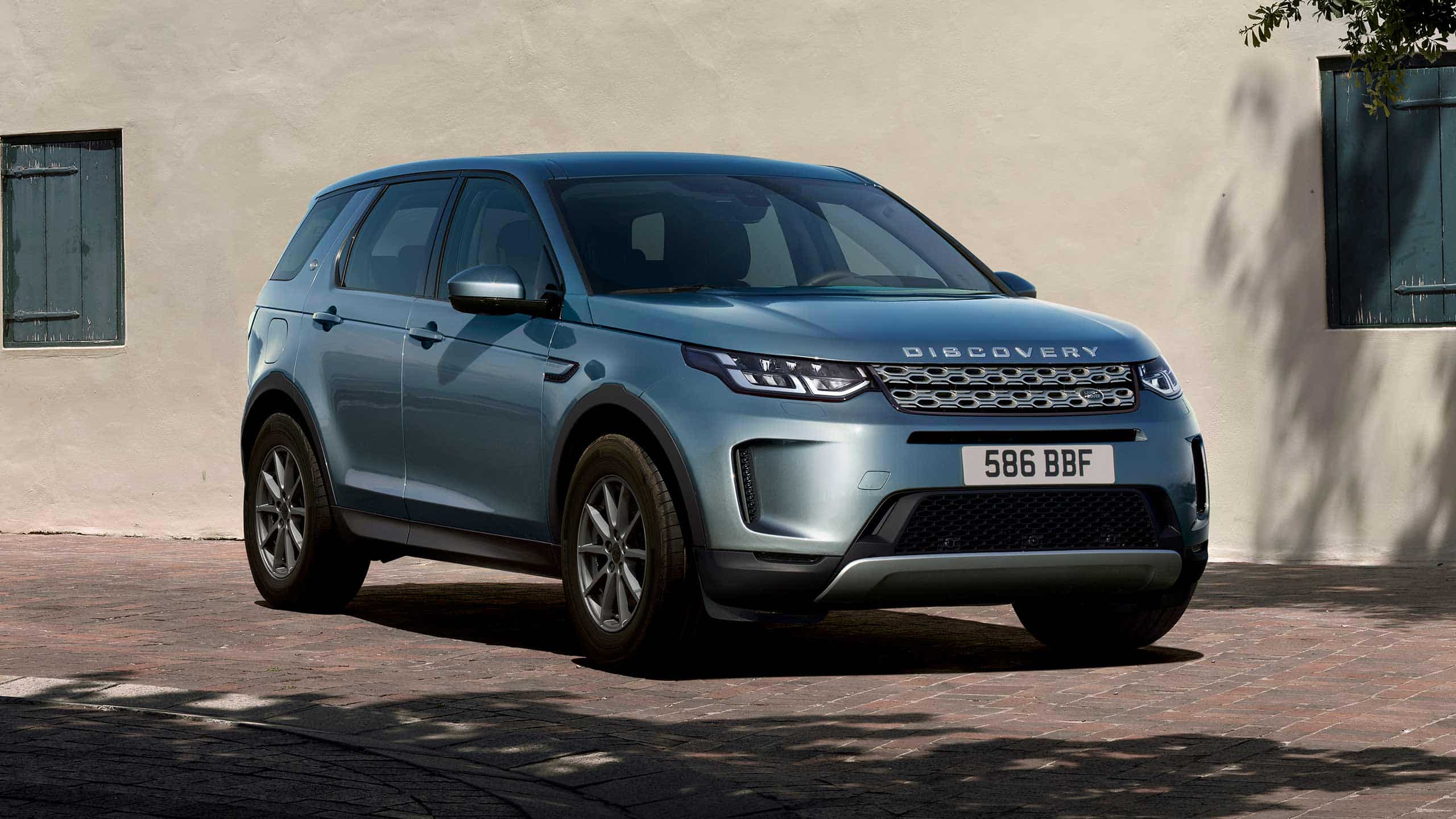 Range Rover Discovery Sport parked in house