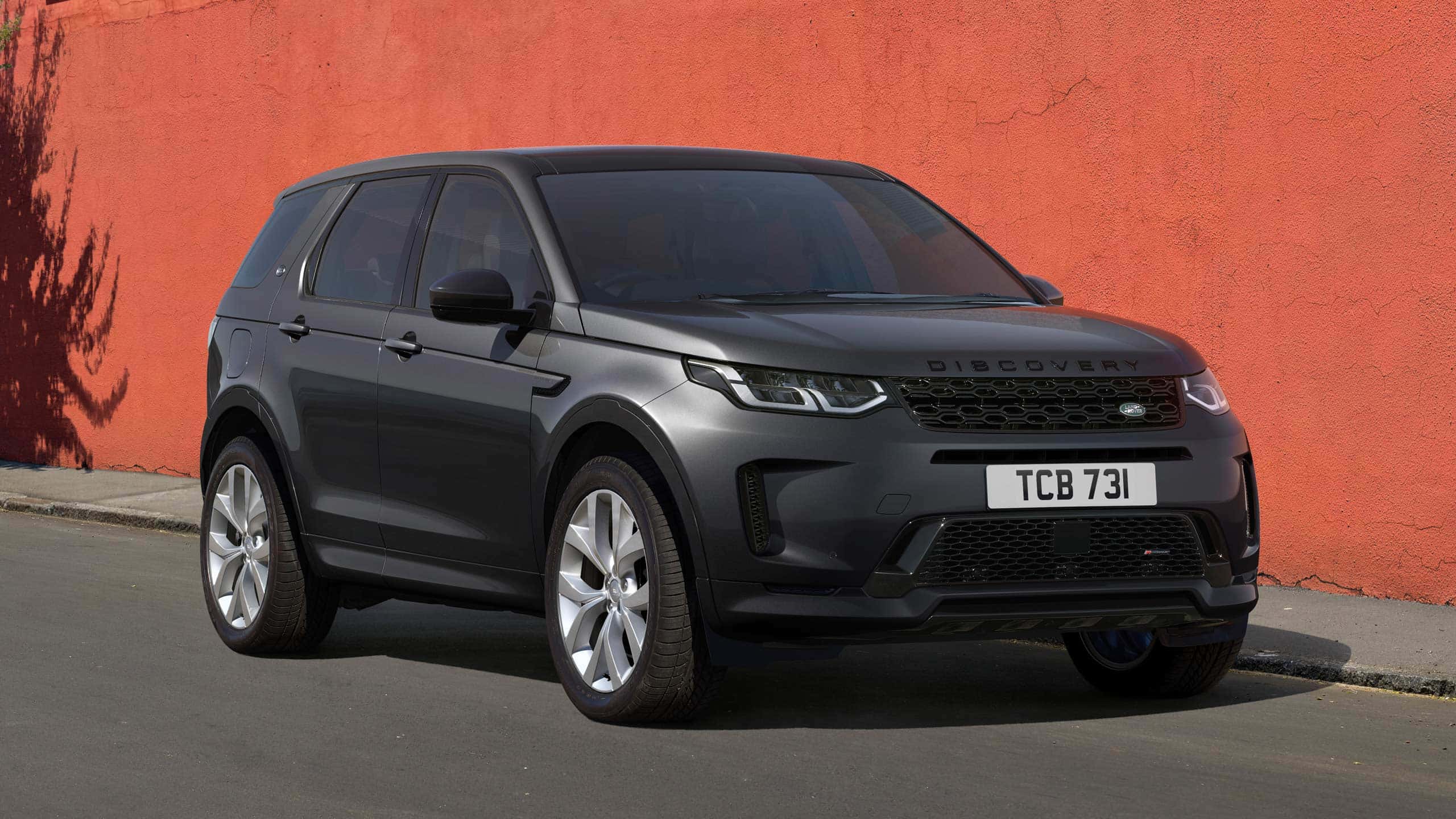 Discovery-Sport parked on the side of the road