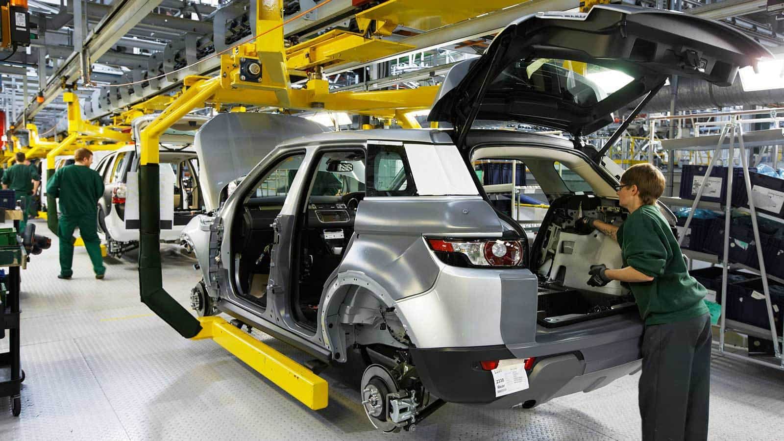 Range Rover trim manual inspection on assembly line